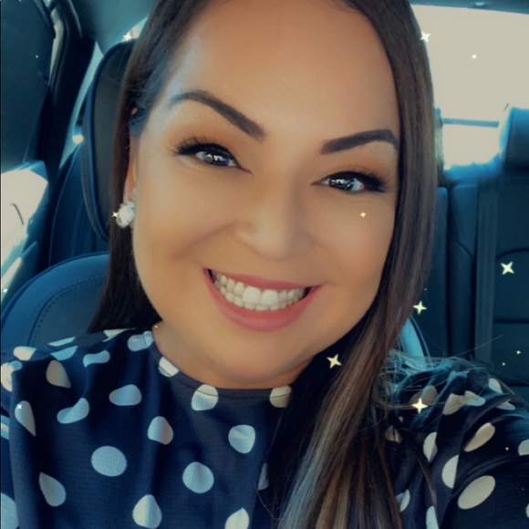 Meet your Posher, Melissa - Picture 1 of 1